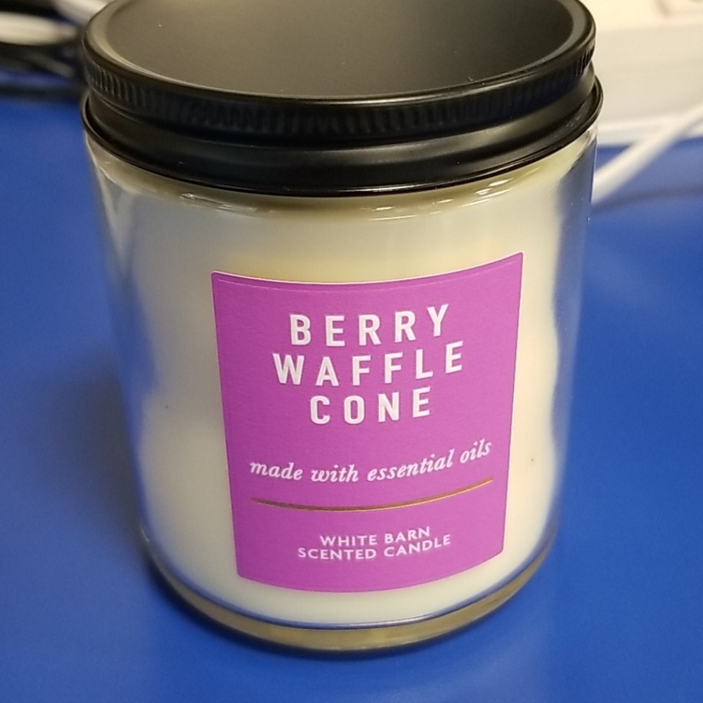 Berry Waffle Cone single wick candle